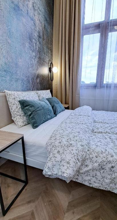 Lion Apartments - Premium Studio With Balcony Краков Экстерьер фото