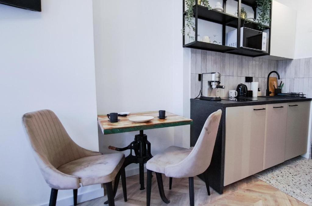 Lion Apartments - Premium Studio With Balcony Краков Экстерьер фото