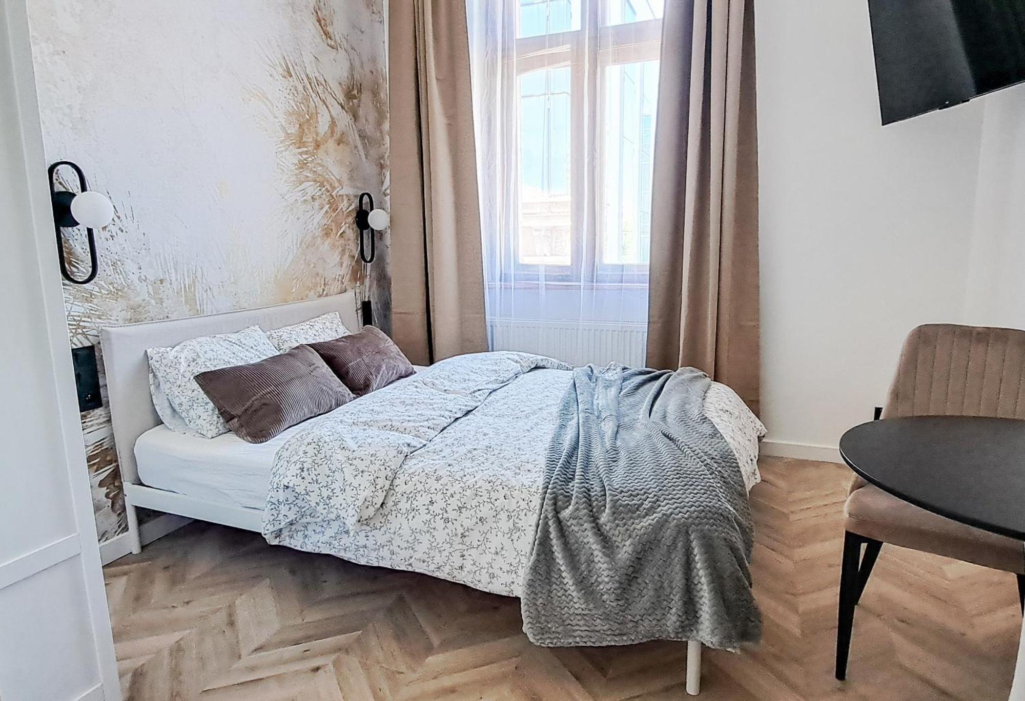 Lion Apartments - Premium Studio With Balcony Краков Экстерьер фото