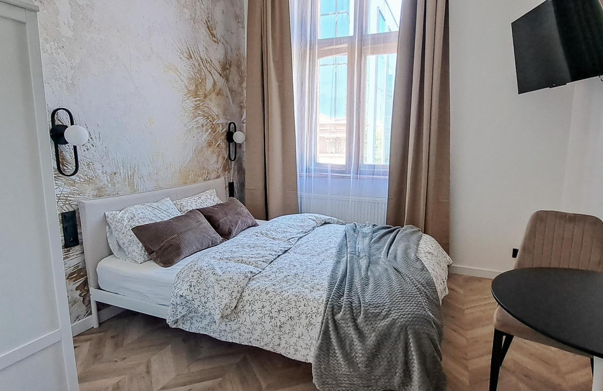 Lion Apartments - Premium Studio With Balcony Краков Экстерьер фото